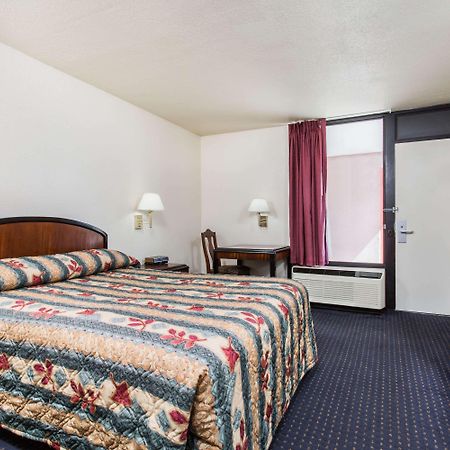 Knights Inn Virginia Beach Lynnhaven Экстерьер фото